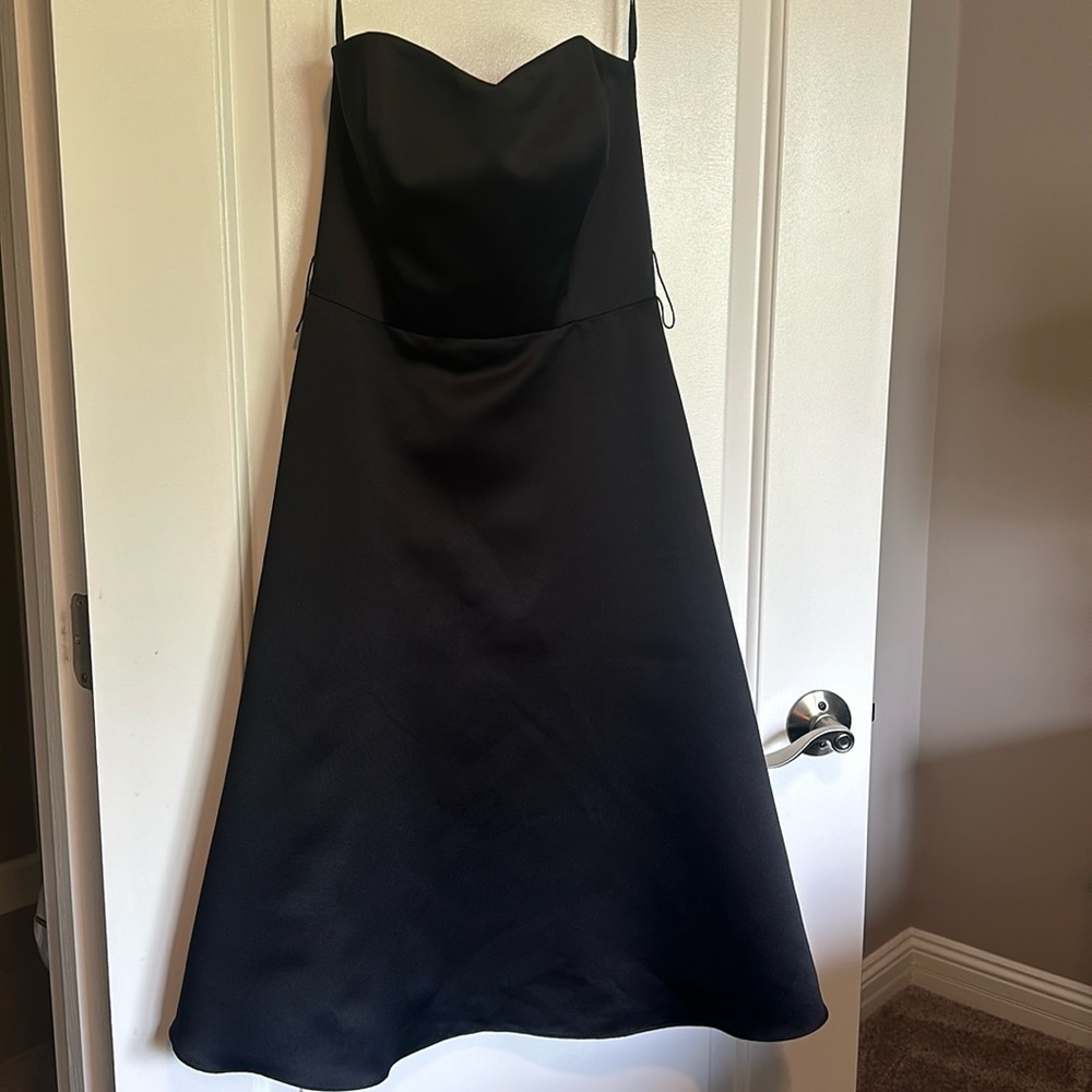 NBW White House Black Market Satin Dress
